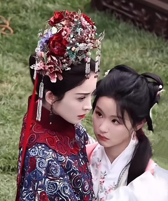 余茵古装造型