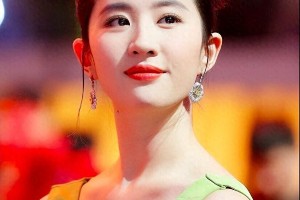 刘亦菲家世揭秘：爷爷是抗日游击队长，奶奶为八路军模范教师