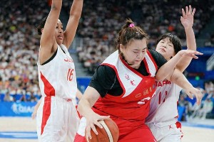 刘禹彤300斤体重如何克制张子宇？女篮防守新哲学