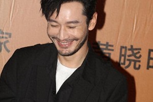 黄晓明：颜值演技起伏背后的娱乐圈生存法则