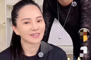 56岁伊能静素颜出镜，儿子恩利为其化妆展现母子情深