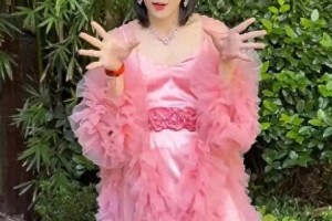 向佐：从富二代到抽象艺术家的转型之路